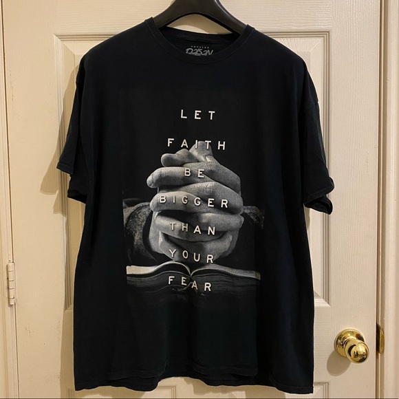 Faith greater than Fear Prayer Hands Graphic Tee XXL Black White - Picture 1 of 2